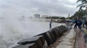 موجة فيضان كبرى تهدد الإسكندرية.. أمطار غزيرة ورياح عنيفة خلال ساعات